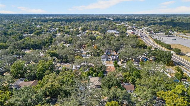 8914 N LYNN AVENUE, Tampa, FL 33604