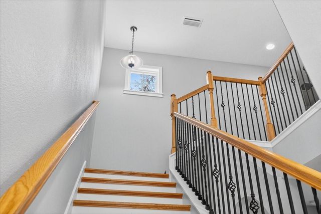 8914 N LYNN AVENUE, Tampa, FL 33604