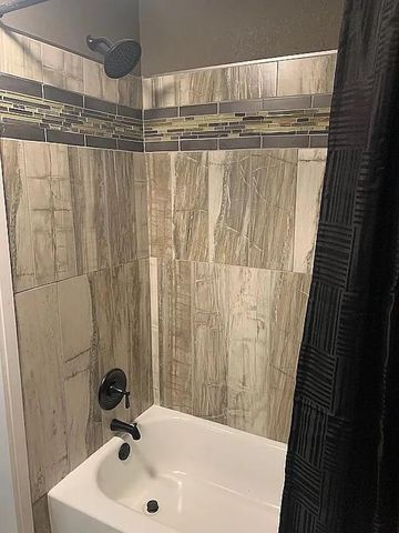 106 Mountain St Street, Cassville, MO 65625