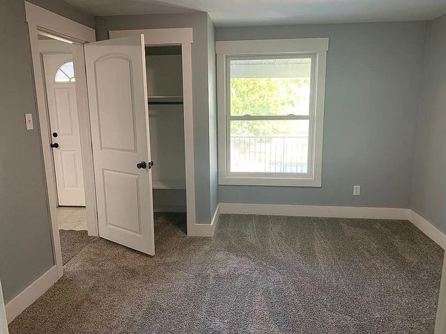 106 Mountain St Street, Cassville, MO 65625