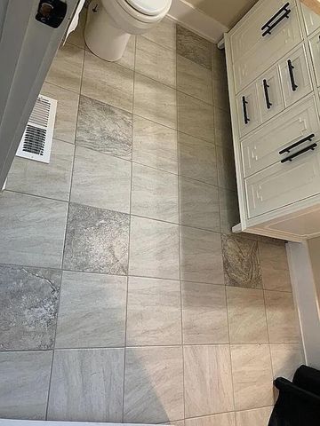 106 Mountain St Street, Cassville, MO 65625