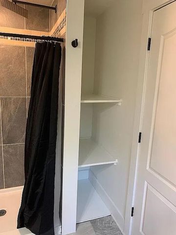 106 Mountain St Street, Cassville, MO 65625