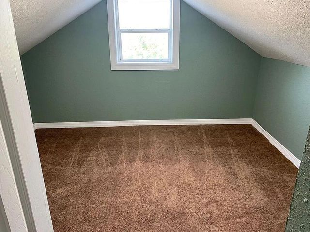 106 Mountain St Street, Cassville, MO 65625