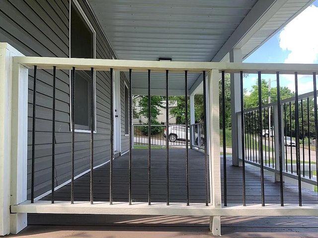 106 Mountain St Street, Cassville, MO 65625