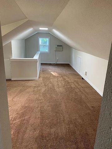 106 Mountain St Street, Cassville, MO 65625