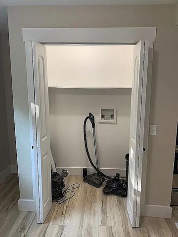 106 Mountain St Street, Cassville, MO 65625