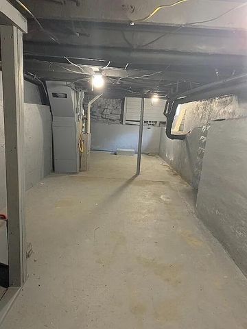 106 Mountain St Street, Cassville, MO 65625