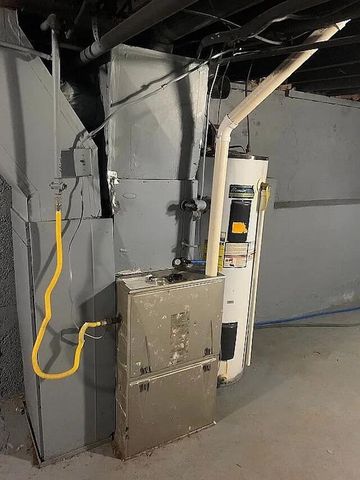 106 Mountain St Street, Cassville, MO 65625