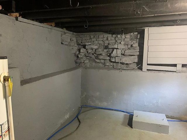 106 Mountain St Street, Cassville, MO 65625