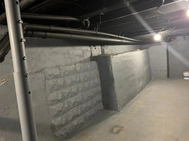 106 Mountain St Street, Cassville, MO 65625