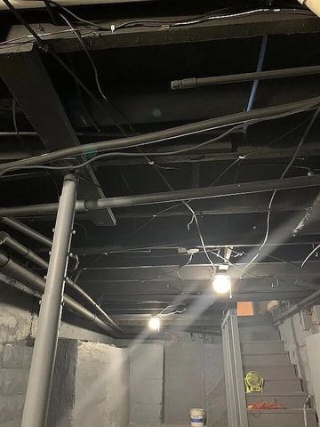 106 Mountain St Street, Cassville, MO 65625