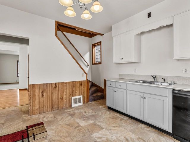 211 Lincoln AVENUE, Sheboygan, WI 53081