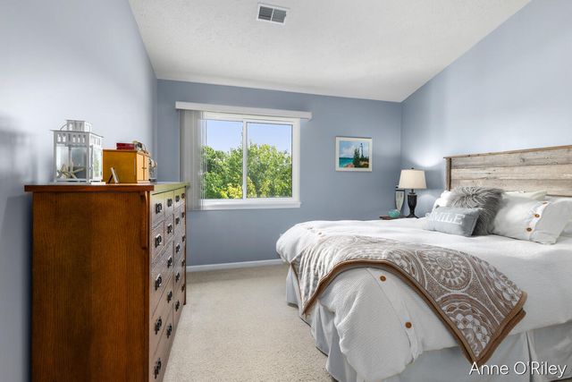 8621 S Jasonville Court Se 162, Caledonia Twp, MI 49316