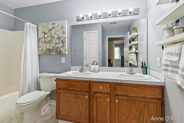 8621 S Jasonville Court Se 162, Caledonia Twp, MI 49316