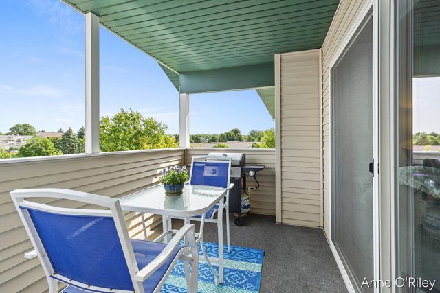8621 S Jasonville Court Se 162, Caledonia Twp, MI 49316