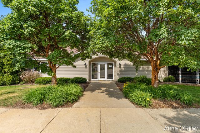8621 S Jasonville Court Se 162, Caledonia Twp, MI 49316