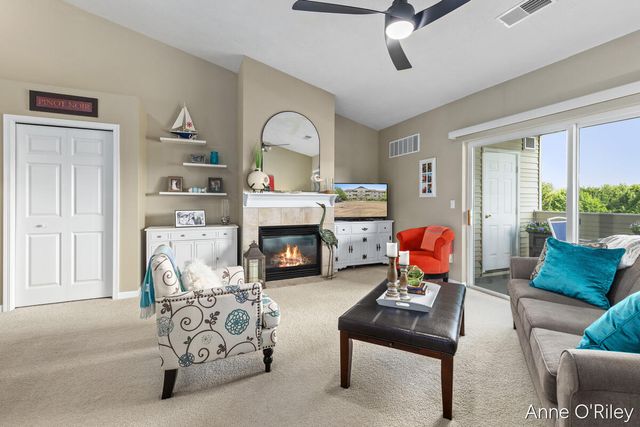 8621 S Jasonville Court Se 162, Caledonia Twp, MI 49316