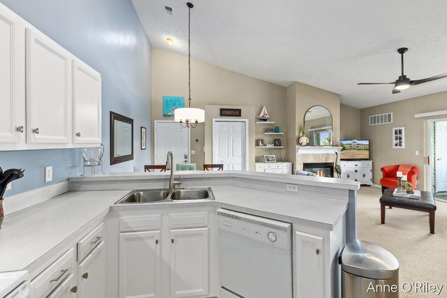 8621 S Jasonville Court Se 162, Caledonia Twp, MI 49316