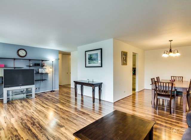 1515 E Central Road 460B, Arlington Heights, IL 60005