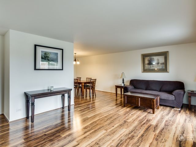 1515 E Central Road 460B, Arlington Heights, IL 60005