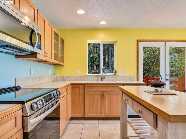 26659 KITTIWAKE Dr, Rockaway Beach, OR 97136