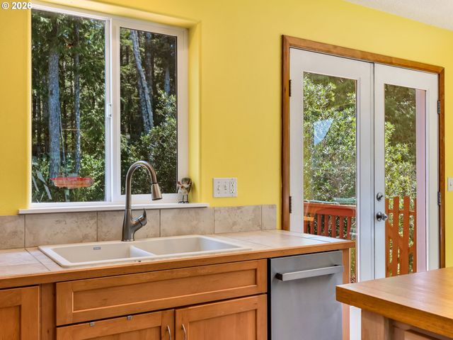 26659 KITTIWAKE Dr, Rockaway Beach, OR 97136