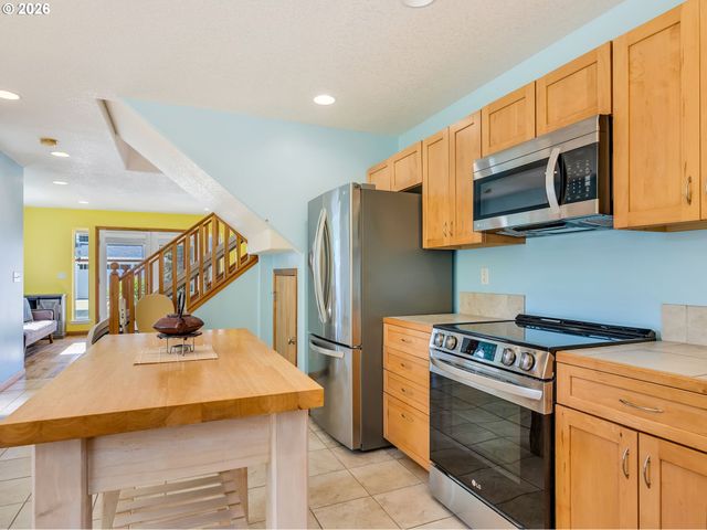26659 KITTIWAKE Dr, Rockaway Beach, OR 97136