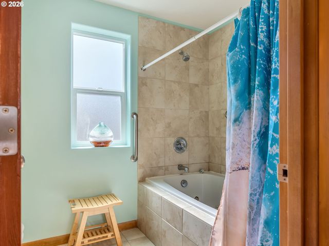 26659 KITTIWAKE Dr, Rockaway Beach, OR 97136