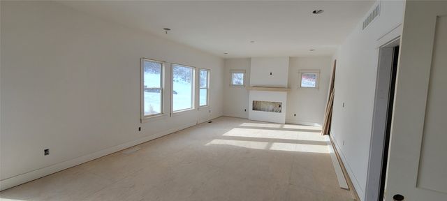 196 E Bridge Circle, Polk City, IA 50226