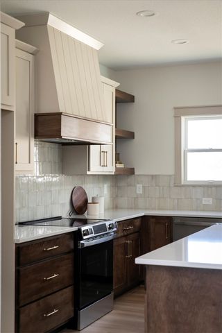 196 E Bridge Circle, Polk City, IA 50226