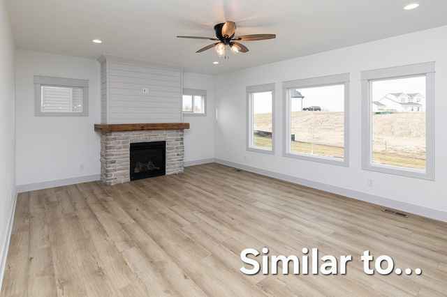 196 E Bridge Circle, Polk City, IA 50226