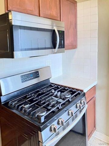 5247 Bancroft Avenue, St Louis, MO 63109