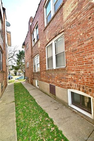 5247 Bancroft Avenue, St Louis, MO 63109