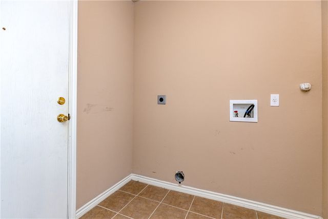 3809 Los Arroyos Dr, Corpus Christi, TX 78414