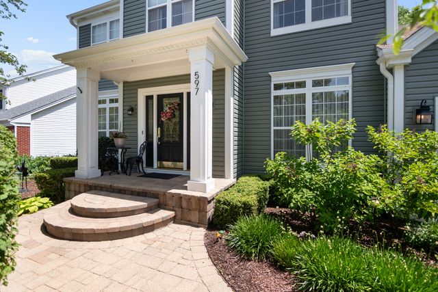 597 CLIFFWOOD Lane, Gurnee, IL 60031