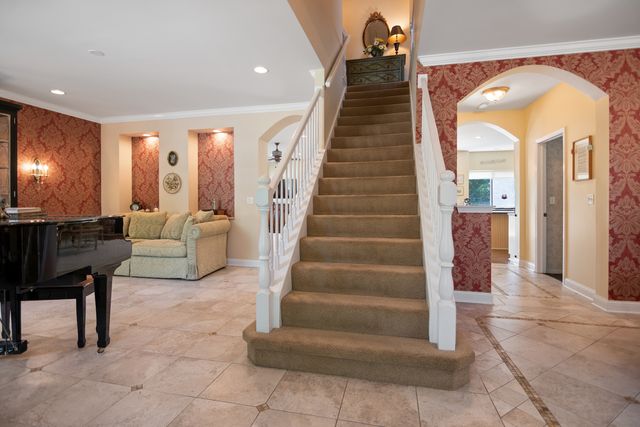 597 CLIFFWOOD Lane, Gurnee, IL 60031