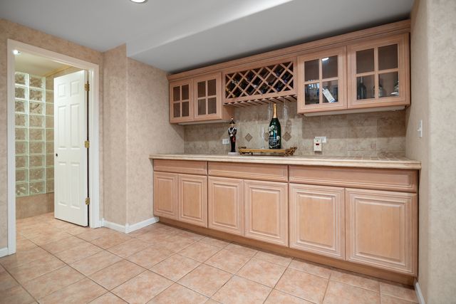 597 CLIFFWOOD Lane, Gurnee, IL 60031