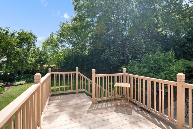 597 CLIFFWOOD Lane, Gurnee, IL 60031