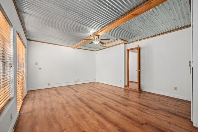 400 N Laurelwood DR, Austin, TX 78733
