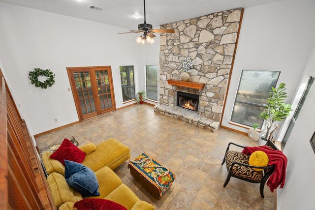 400 N Laurelwood DR, Austin, TX 78733