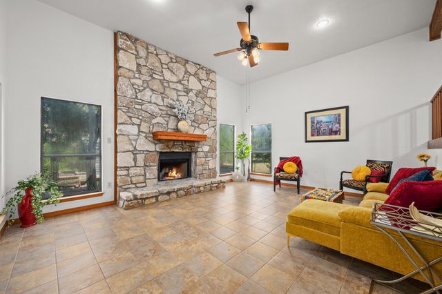 400 N Laurelwood DR, Austin, TX 78733