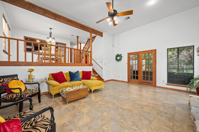 400 N Laurelwood DR, Austin, TX 78733
