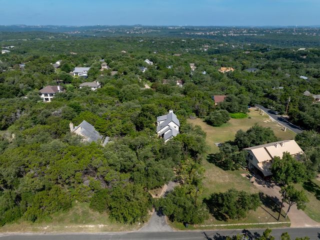 400 N Laurelwood DR, Austin, TX 78733