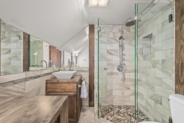400 N Laurelwood DR, Austin, TX 78733