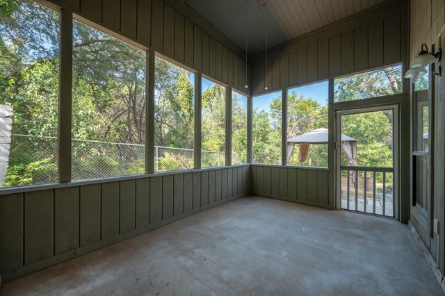 400 N Laurelwood DR, Austin, TX 78733