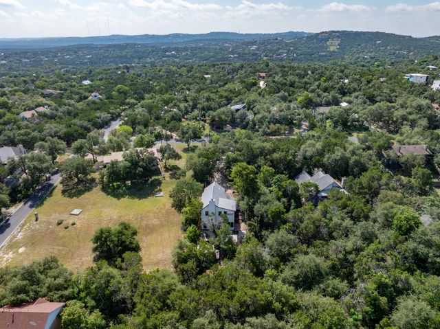 400 N Laurelwood DR, Austin, TX 78733