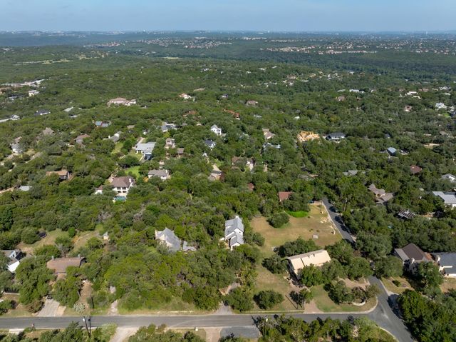 400 N Laurelwood DR, Austin, TX 78733