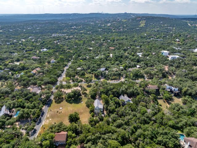 400 N Laurelwood DR, Austin, TX 78733