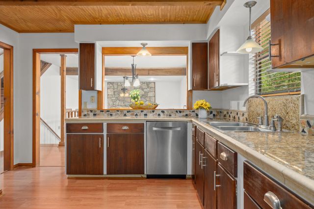 400 N Laurelwood DR, Austin, TX 78733