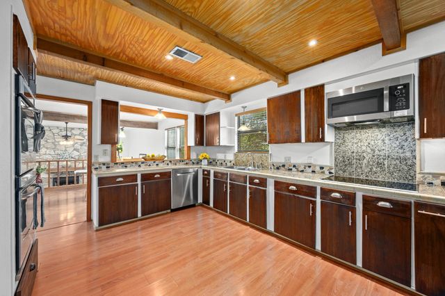 400 N Laurelwood DR, Austin, TX 78733